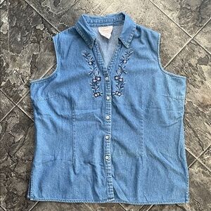 TRADITION Denim Blue Embroidered Button-up Sleeveless Shirt Cottagecore Preppy